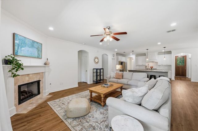 214 Parkview Drive, Aledo, TX 76008
