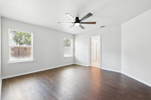 1530 Woodlake Drive, Waxahachie, TX 75165