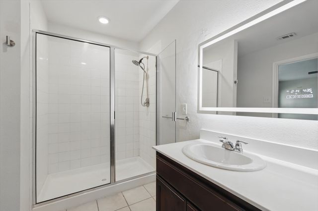 1530 Woodlake Drive, Waxahachie, TX 75165