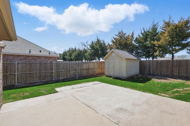 1530 Woodlake Drive, Waxahachie, TX 75165