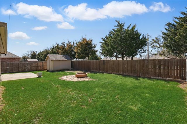 1530 Woodlake Drive, Waxahachie, TX 75165