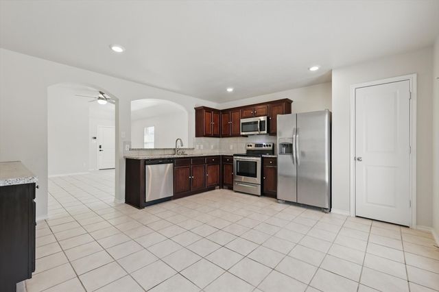 1530 Woodlake Drive, Waxahachie, TX 75165