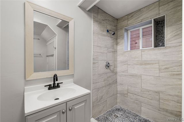 26 Date Avenue, Lackawanna, NY 14218