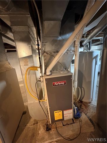 26 Date Avenue, Lackawanna, NY 14218