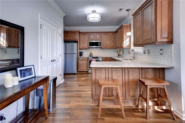 809 Holbrook Drive DR, Newport News, VA 23602