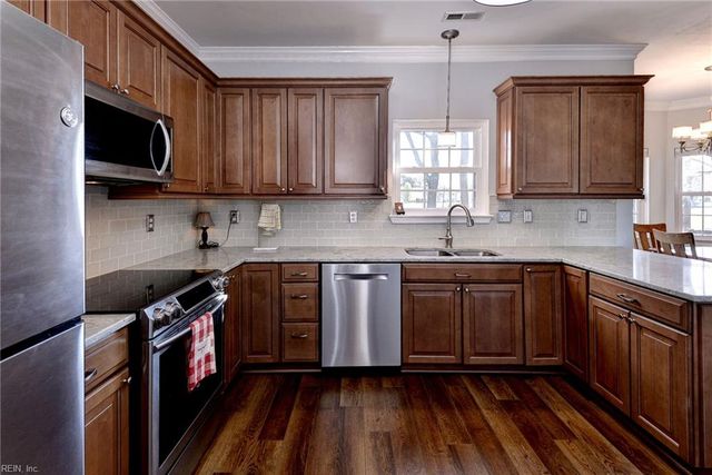 809 Holbrook Drive DR, Newport News, VA 23602