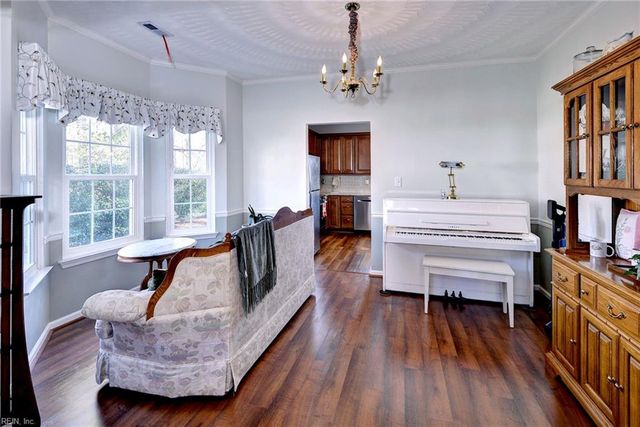 809 Holbrook Drive DR, Newport News, VA 23602