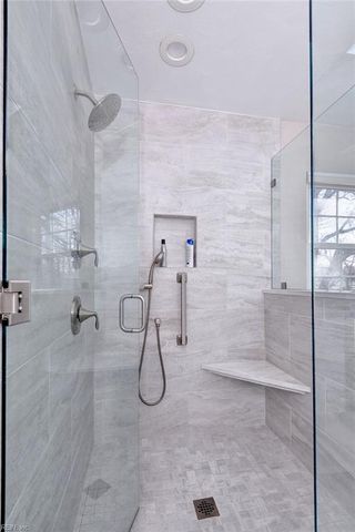 809 Holbrook Drive DR, Newport News, VA 23602