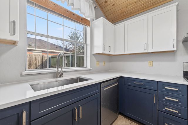 402 Sunset Drive, Crandall, TX 75114