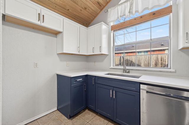 402 Sunset Drive, Crandall, TX 75114