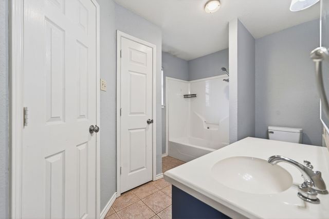 402 Sunset Drive, Crandall, TX 75114