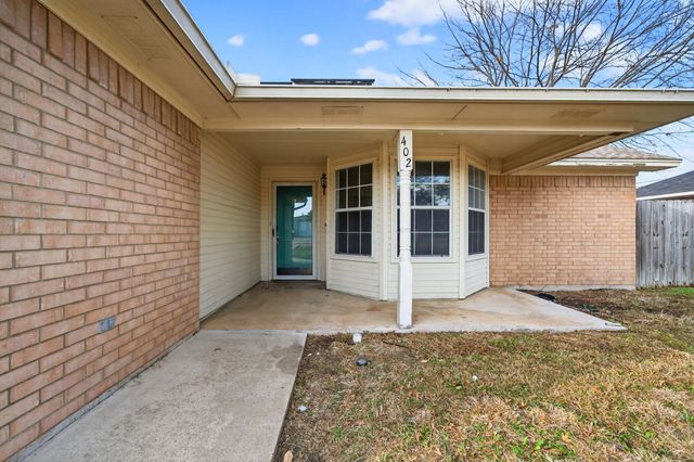 402 Sunset Drive, Crandall, TX 75114