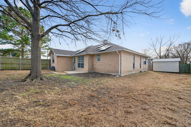 402 Sunset Drive, Crandall, TX 75114