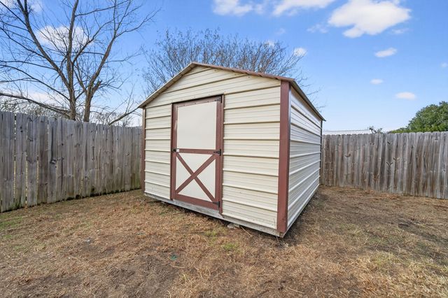 402 Sunset Drive, Crandall, TX 75114