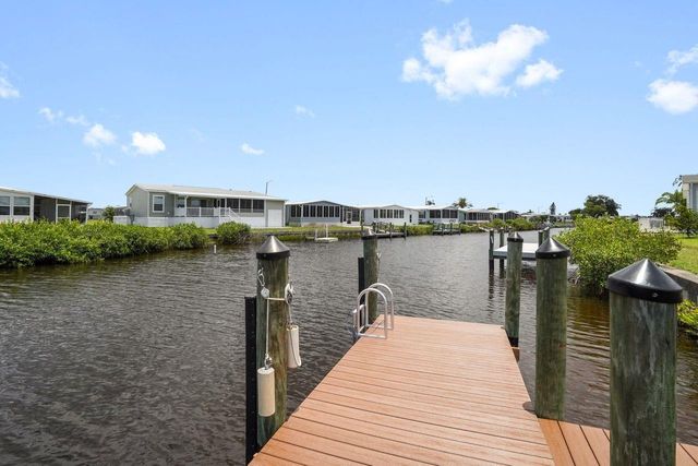 654 BLACKBURN BOULEVARD, North Port, FL 34287