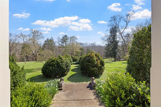 1099 E Gaines St, Lawrenceburg, TN 38464