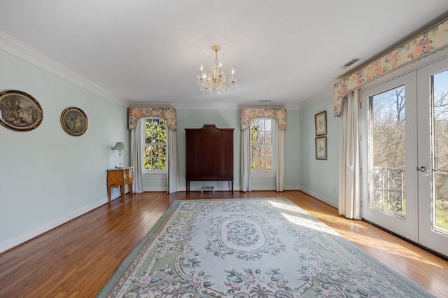 1099 E Gaines St, Lawrenceburg, TN 38464