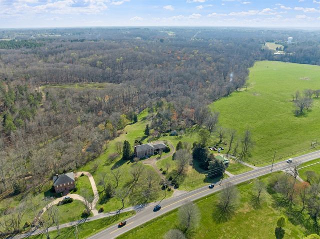 1099 E Gaines St, Lawrenceburg, TN 38464