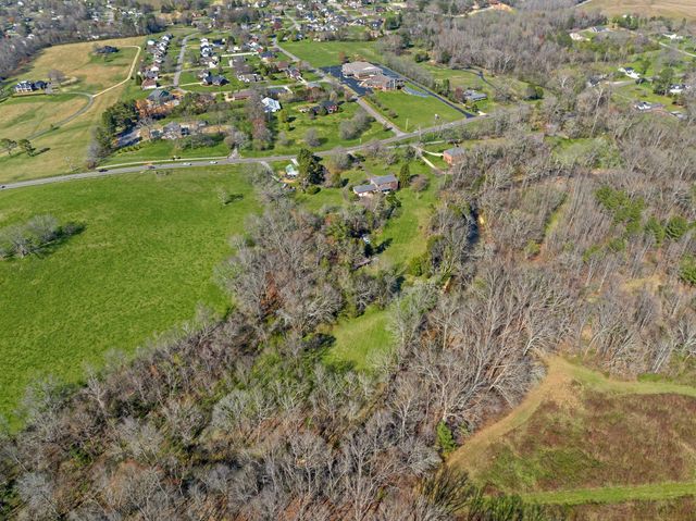 1099 E Gaines St, Lawrenceburg, TN 38464