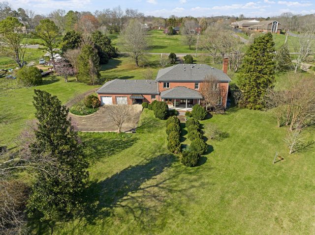 1099 E Gaines St, Lawrenceburg, TN 38464