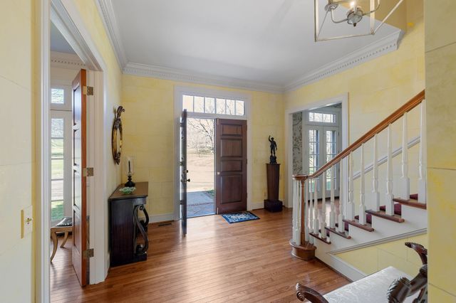 1099 E Gaines St, Lawrenceburg, TN 38464