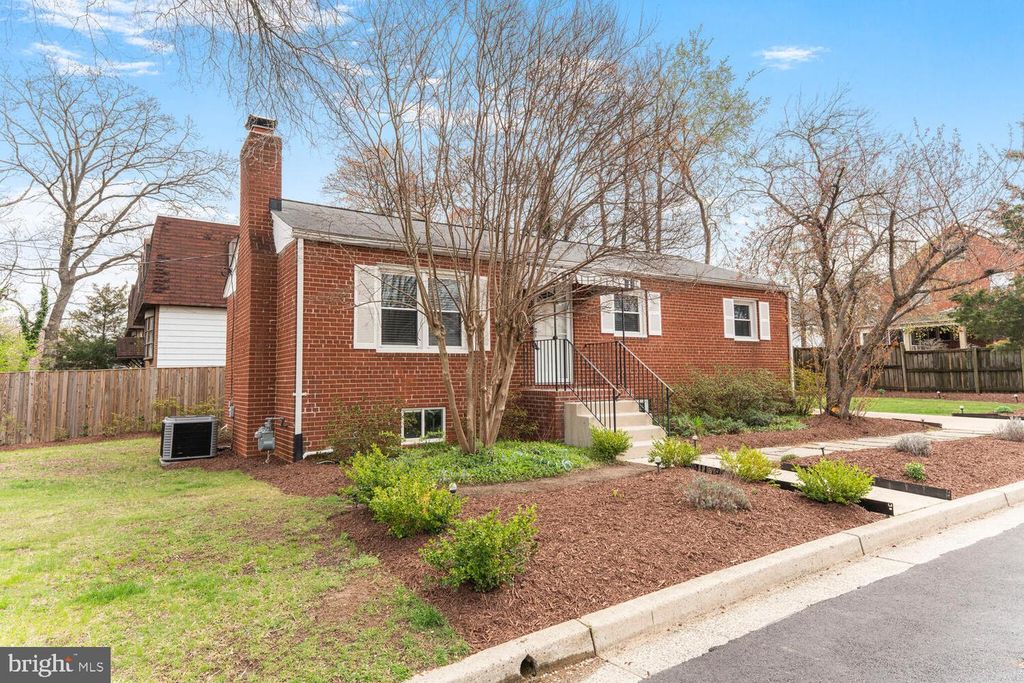 101 S LEXINGTON ST, Arlington, VA 22204