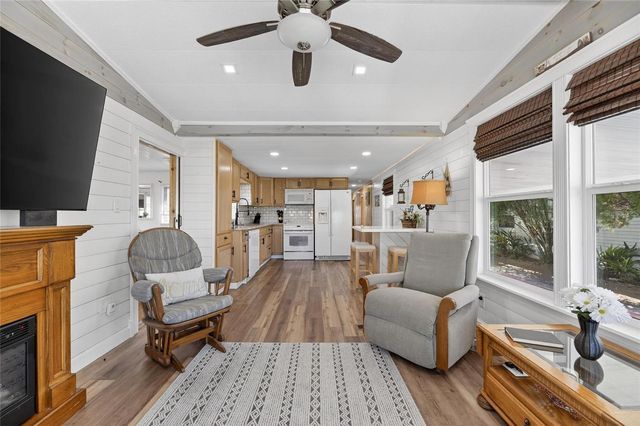 37036 8TH AVENUE, Zephyrhills, FL 33542