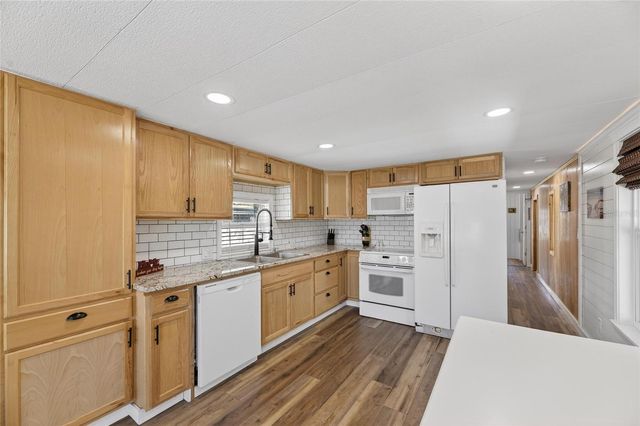 37036 8TH AVENUE, Zephyrhills, FL 33542