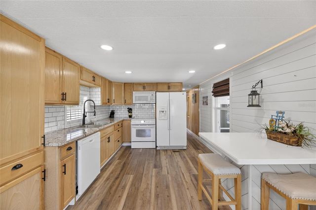 37036 8TH AVENUE, Zephyrhills, FL 33542