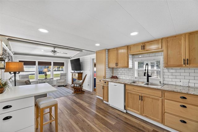 37036 8TH AVENUE, Zephyrhills, FL 33542