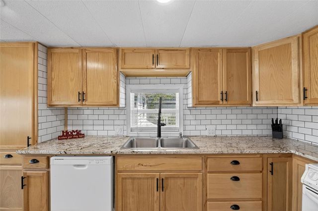 37036 8TH AVENUE, Zephyrhills, FL 33542