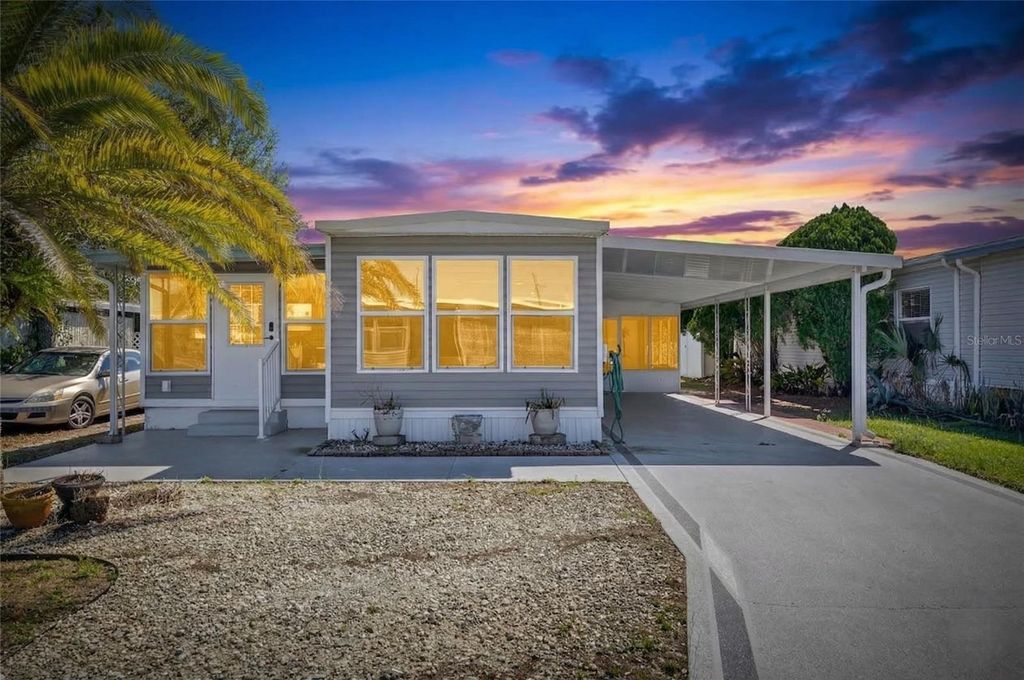 37036 8TH AVENUE, Zephyrhills, FL 33542