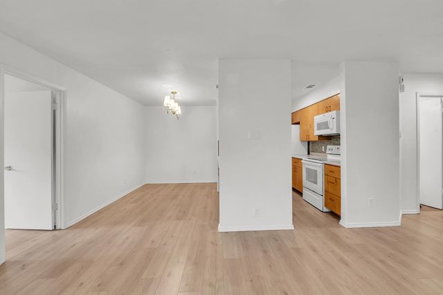 10616 Mellow MDWS 17A, Austin, TX 78750