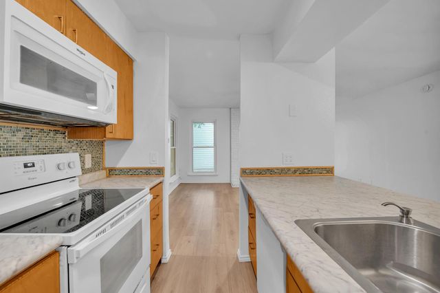 10616 Mellow MDWS 17A, Austin, TX 78750