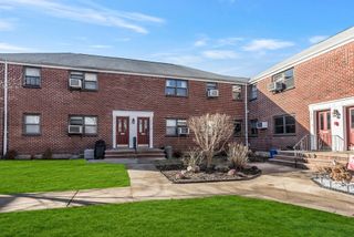 16342 17th Avenue 4-310, Whitestone, NY 11357