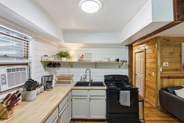 240 Robbie Ridge Road, Stanton, KY 40380