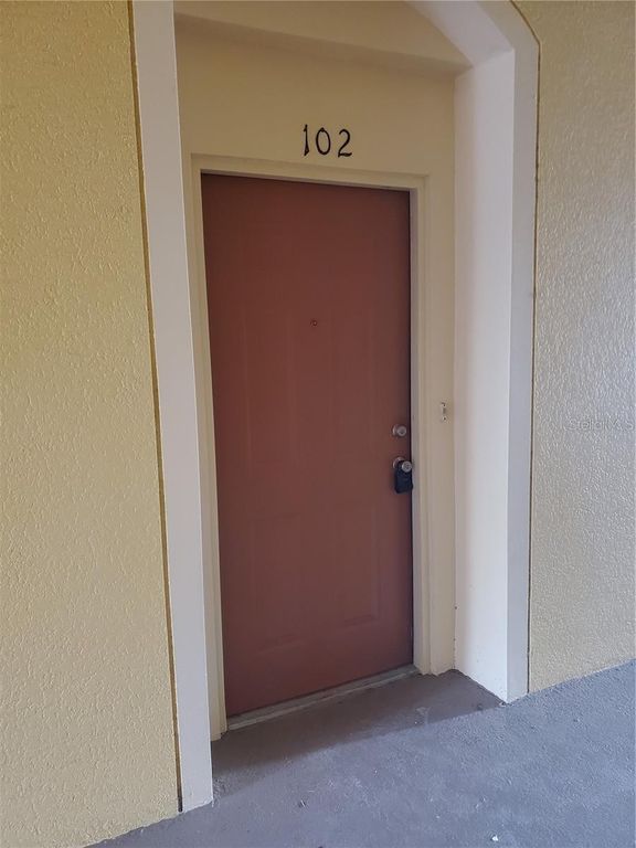 Image 2 of property listing at 6240 CONTESSA DRIVE 102, Orlando, FL 32829