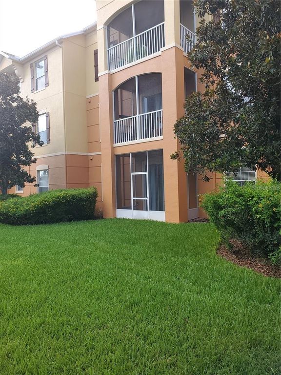 Image 3 of property listing at 6240 CONTESSA DRIVE 102, Orlando, FL 32829