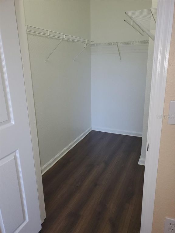 Image 8 of property listing at 6240 CONTESSA DRIVE 102, Orlando, FL 32829