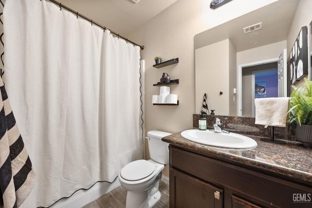 6301 Estavez Street, Bakersfield, CA 93307