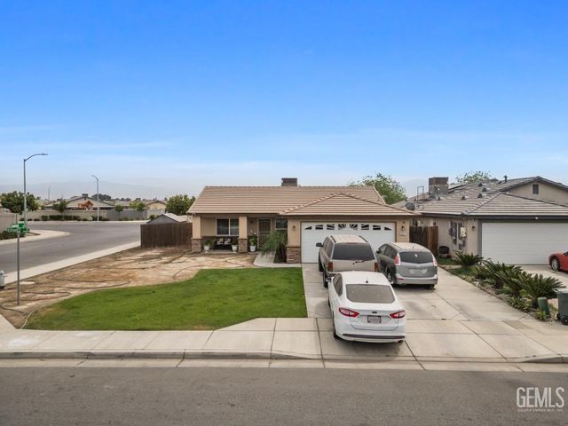 6301 Estavez Street, Bakersfield, CA 93307