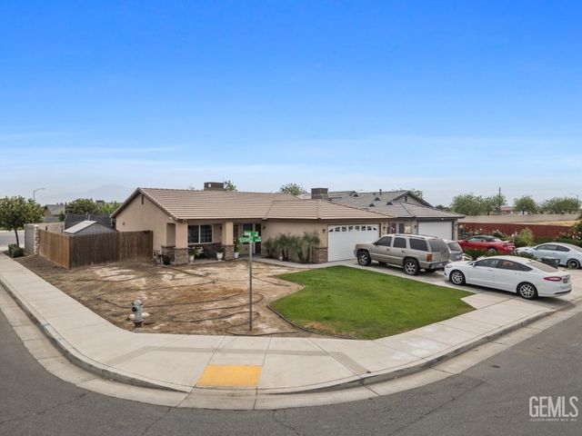 6301 Estavez Street, Bakersfield, CA 93307