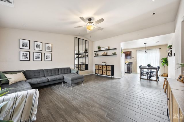 6301 Estavez Street, Bakersfield, CA 93307