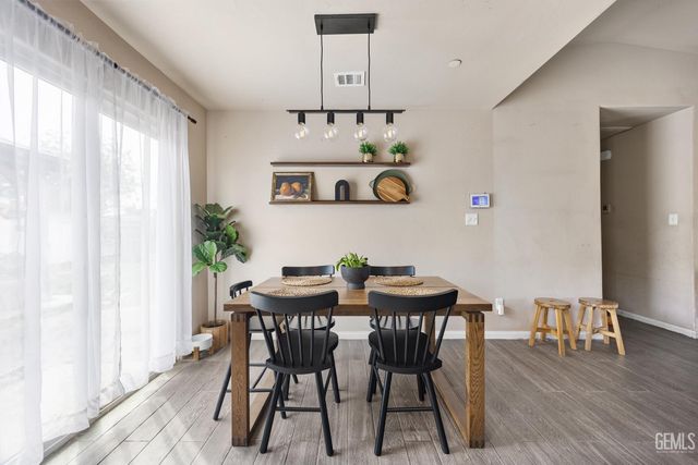 6301 Estavez Street, Bakersfield, CA 93307