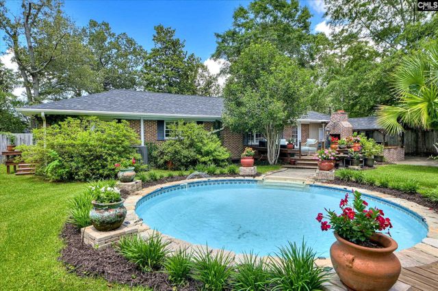 215 Barnard Avenue SE, Aiken, SC 29801