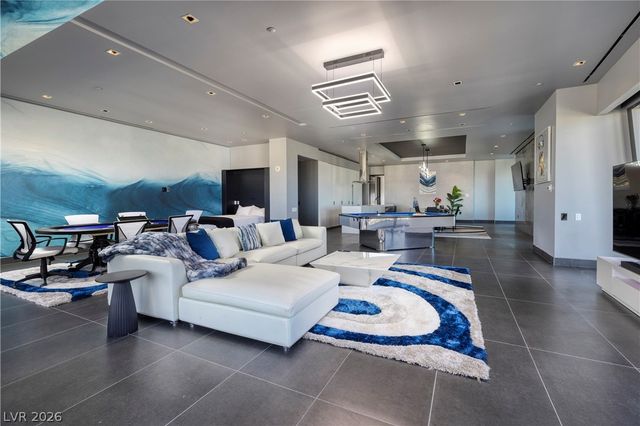 4381 West Flamingo Road 55302, Las Vegas, NV 89103