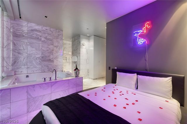 4381 West Flamingo Road 55302, Las Vegas, NV 89103