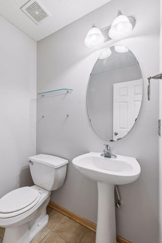 1662 Village Trail E 3, Maplewood, MN 55109