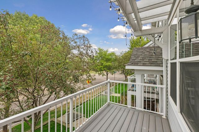 1662 Village Trail E 3, Maplewood, MN 55109