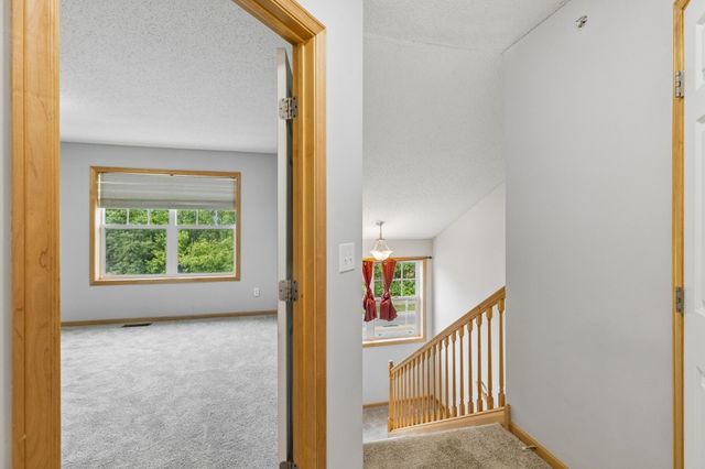 1662 Village Trail E 3, Maplewood, MN 55109